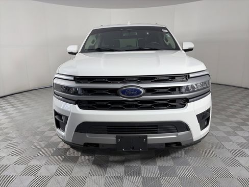 Certified 2022 Ford Expedition XLT image 2
