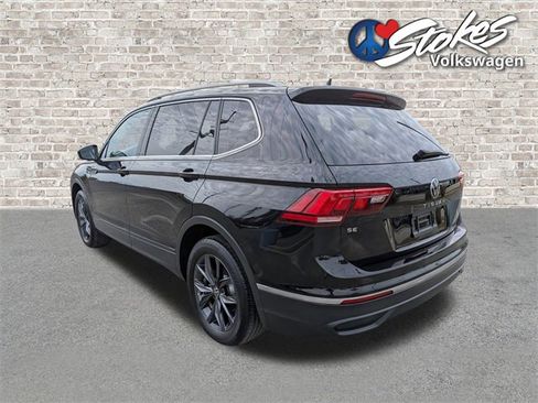 Certified 2023 Volkswagen Tiguan SE w/ Panoramic Sunroof Package image 6