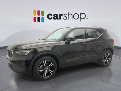 Used 2025 Volvo XC40 B5 Core
