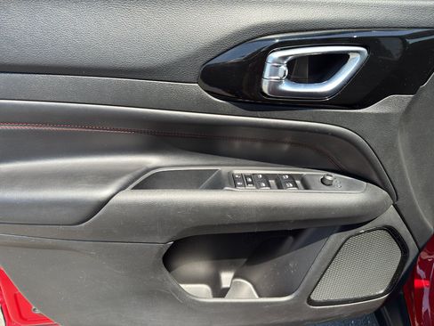 Used 2023 Jeep Compass Trailhawk image 10