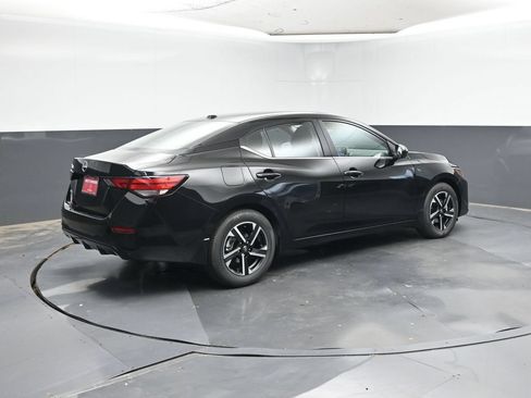 Used 2025 Nissan Sentra SV w/ All-Weather Package FWD image 5