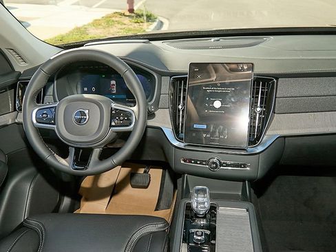 New 2026 Volvo XC90 B5 Ultra w/ Protection Package image 28