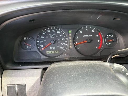 Used 2000 Nissan Frontier XE RWD image 12