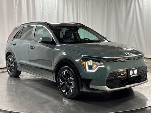 Certified 2023 Kia Niro Wind w/ Wind Preserve Package FWD image 7