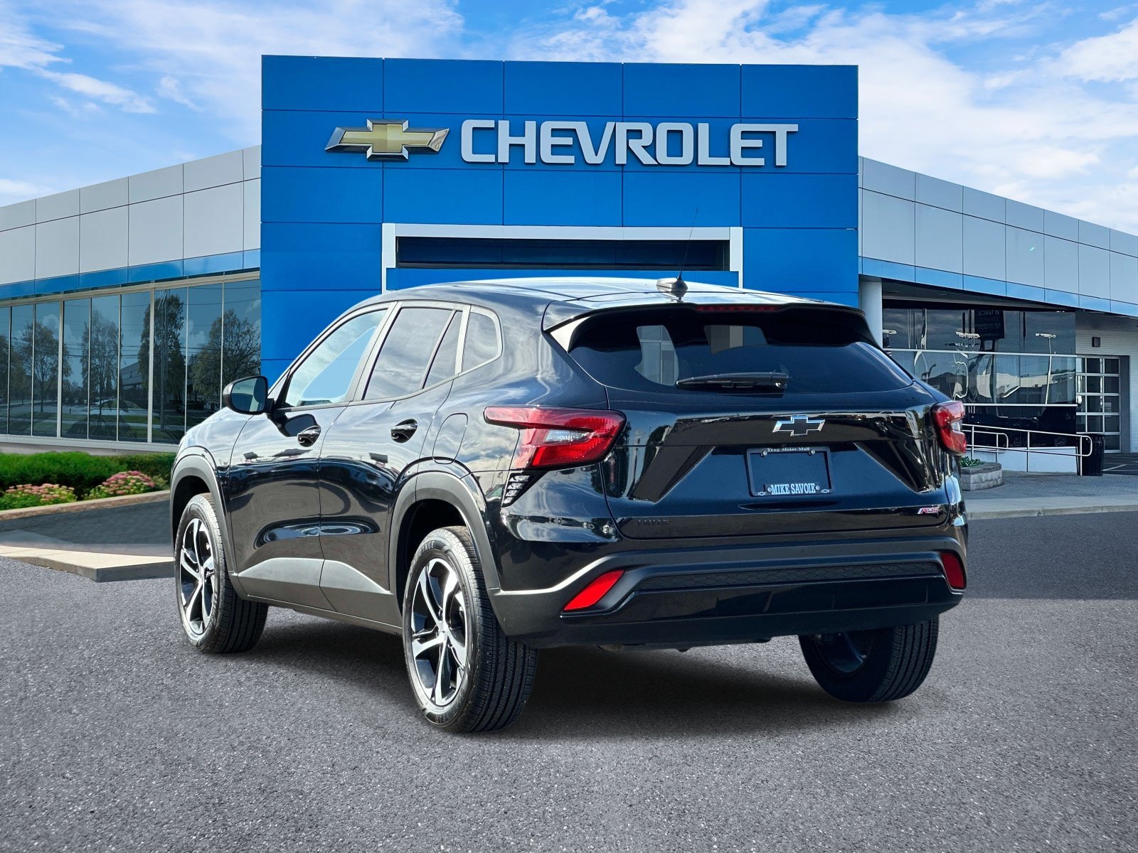 Used 2025 Chevrolet Trax RS w/ Driver Confidence Package FWD image 4