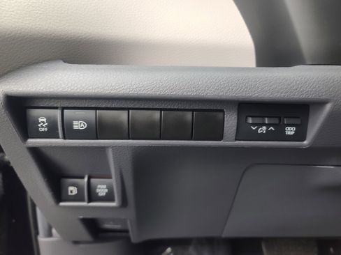 Used 2024 Toyota Sienna XLE image 26