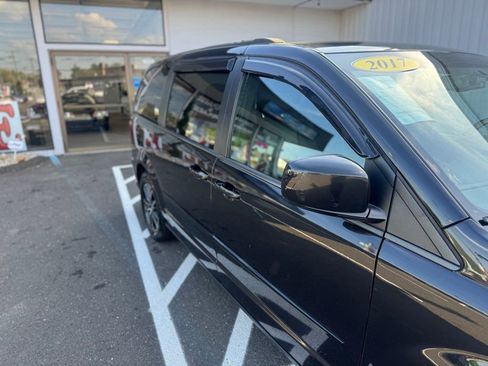 Used 2017 Dodge Grand Caravan GT FWD image 10