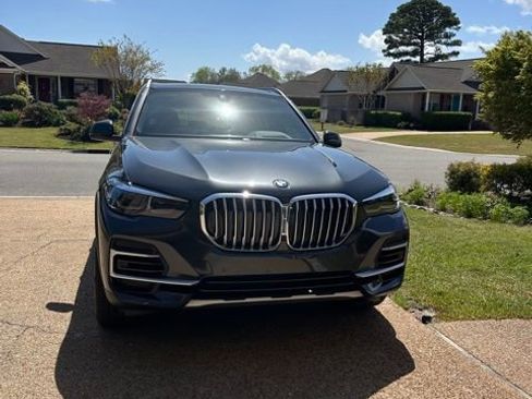 Used 2023 BMW X5 xDrive40i w/ Premium Package image 3