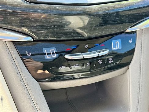 Used 2021 Cadillac XT6 Premium Luxury image 15