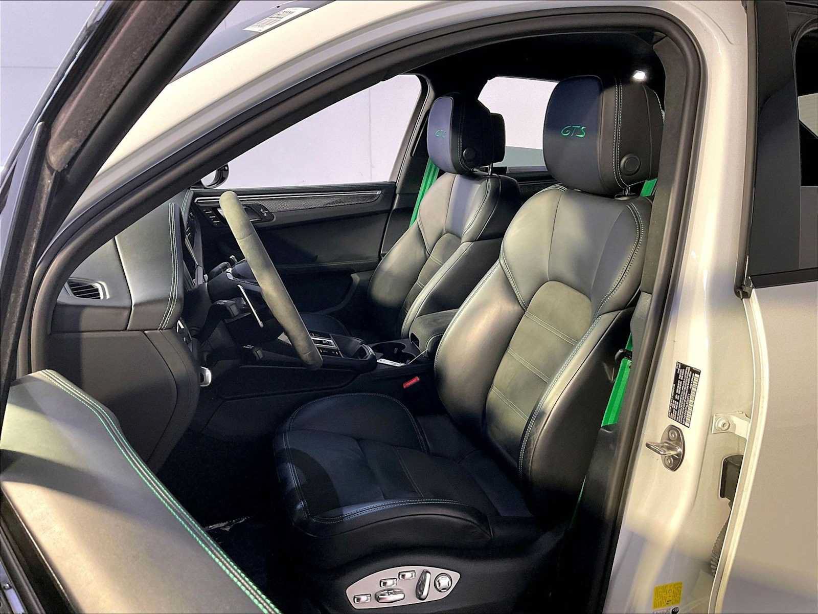 Certified 2022 Porsche Macan GTS AWD/4WD image 5