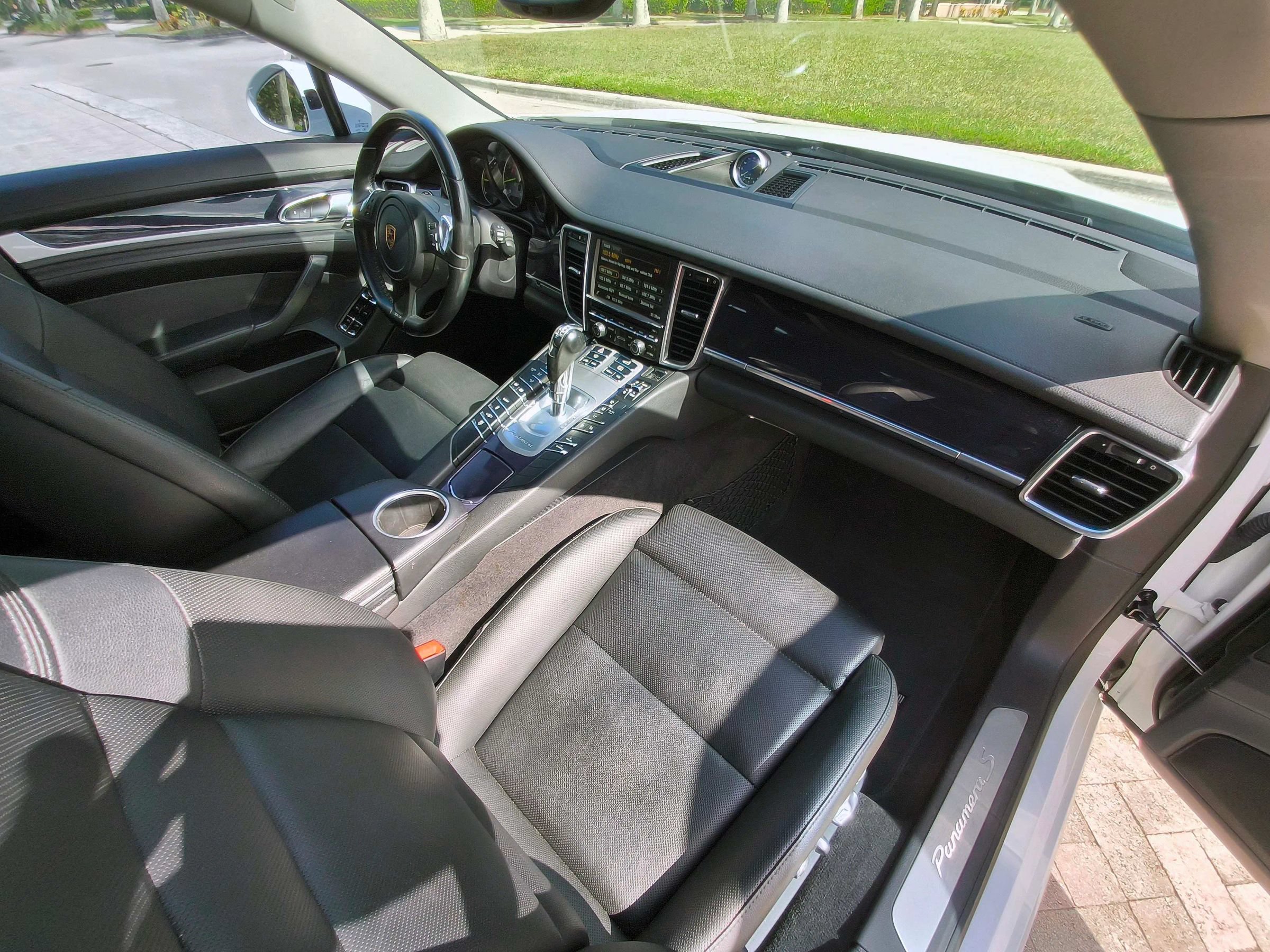 Used 2016 Porsche Panamera S RWD image 43