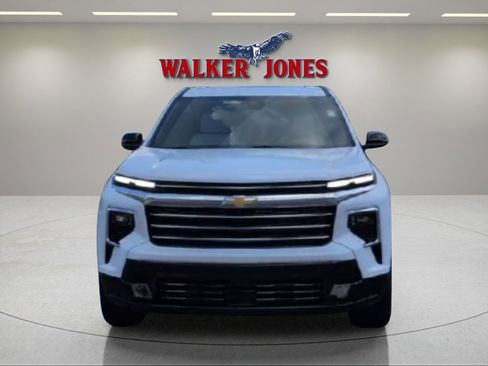 New 2026 Chevrolet Traverse High Country FWD image 8