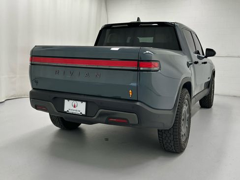 Used 2026 Rivian R1T Premium Quad AWD/4WD image 6