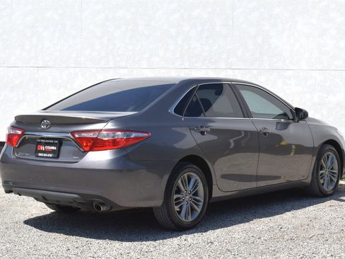 Used 2017 Toyota Camry SE FWD image 5