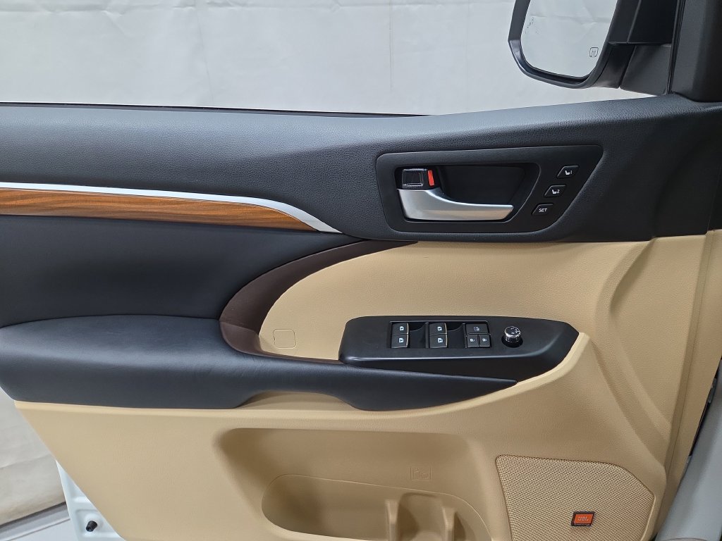 Used 2019 Toyota Highlander Limited Platinum w/ Protection Package #3 AWD/4WD image 25