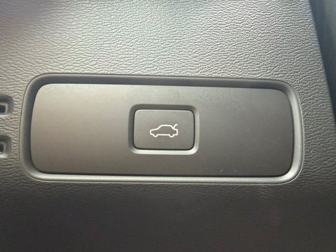 Used 2023 Volvo C40 P8 Recharge Ultimate w/ Protection Package Premier AWD/4WD image 17