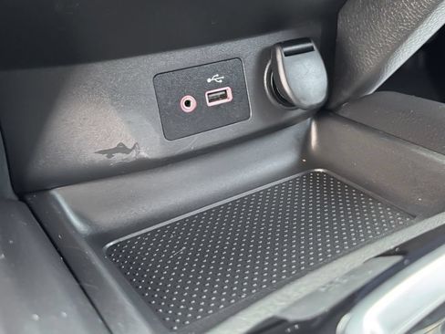 Used 2018 Nissan Rogue SV AWD/4WD image 25
