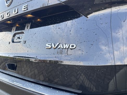 Used 2021 Nissan Rogue SV image 12