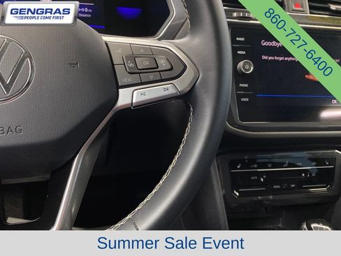 Used 2022 Volkswagen Tiguan SE AWD/4WD image 21