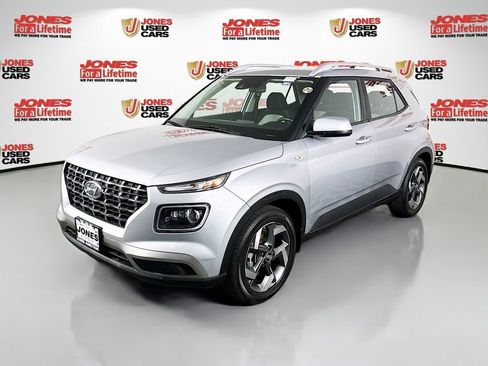 Used 2020 Hyundai Venue SEL w/ Convenience + Premium Package FWD image 13