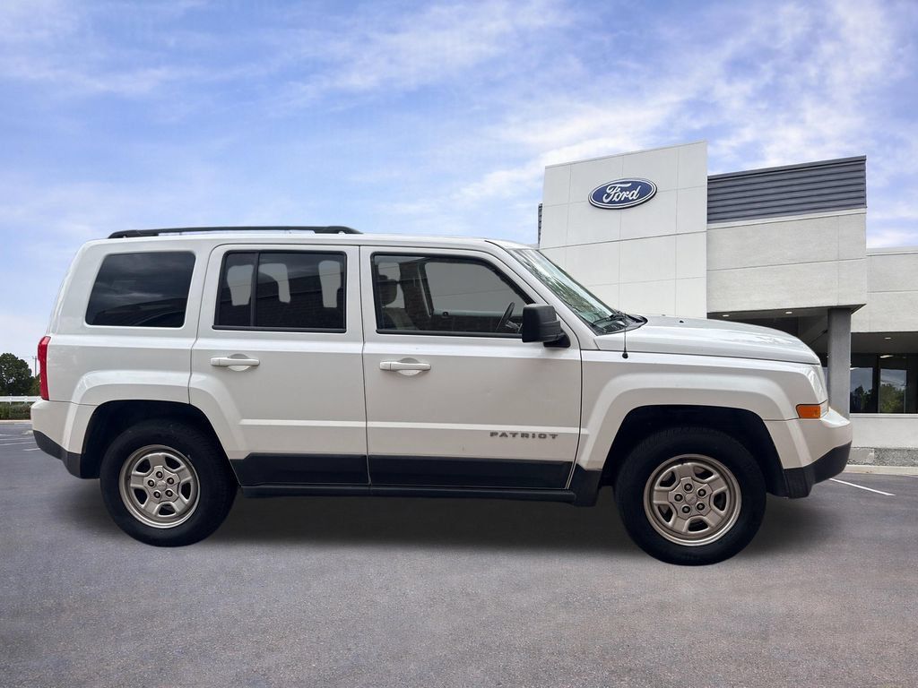 Used 2015 Jeep Patriot Sport w/ Power Value Group FWD image 10