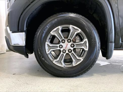 Used 2025 GMC Sierra 1500 SLT AWD/4WD image 8