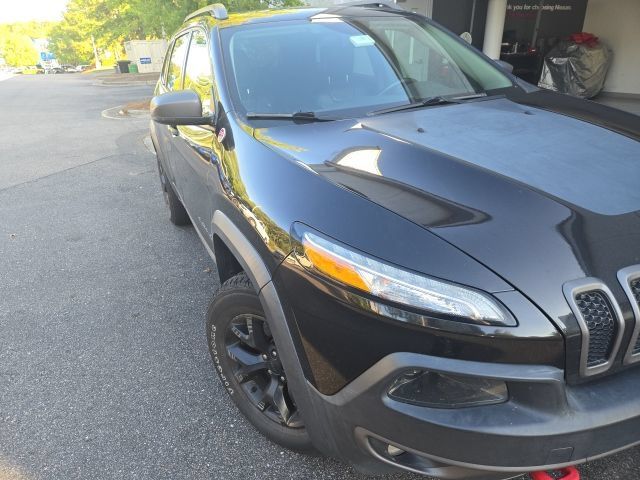 Used 2016 Jeep Cherokee Trailhawk w/ Comfort/Convenience Group AWD/4WD image 7