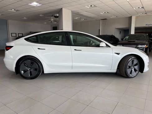 Used 2022 Tesla Model 3 RWD image 8