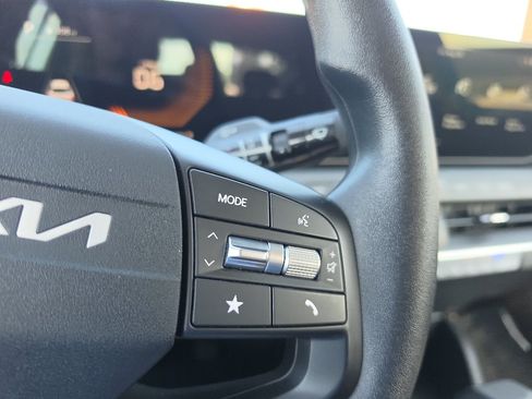 Used 2025 Kia K4 FWD image 30