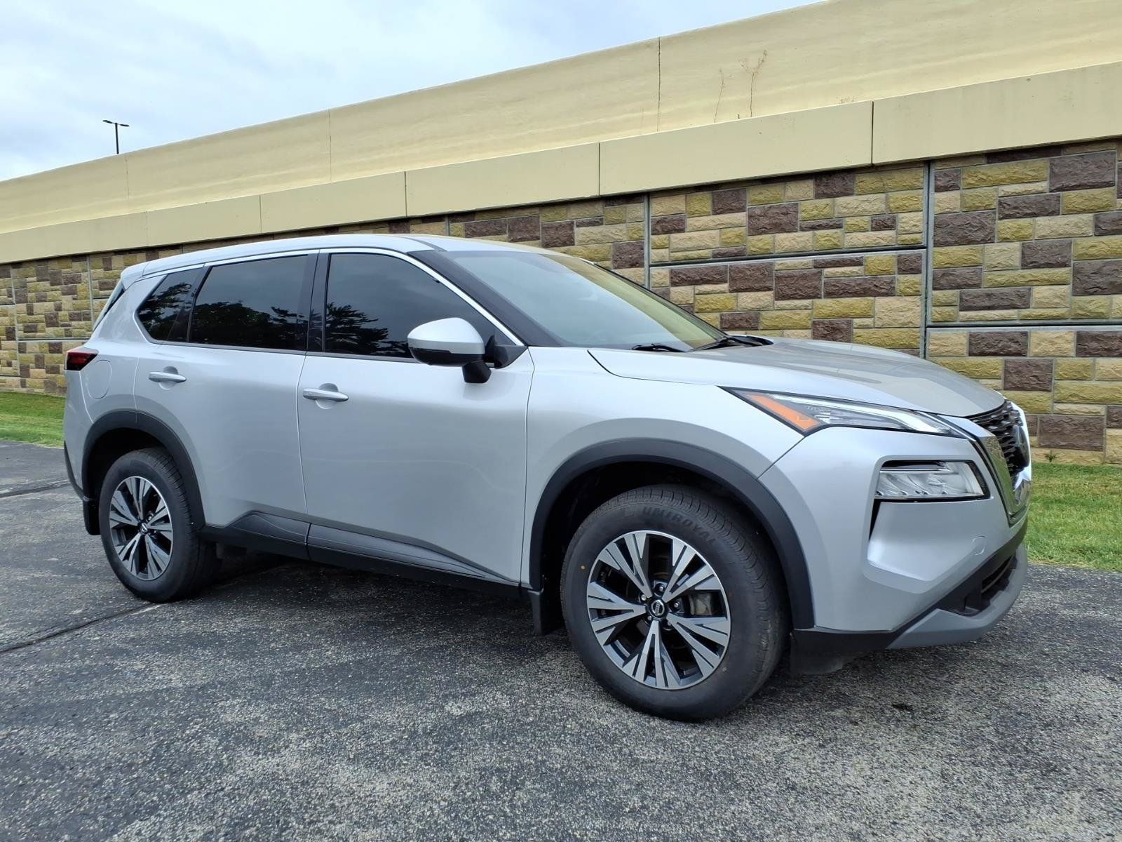Used 2021 Nissan Rogue SV AWD/4WD image 1