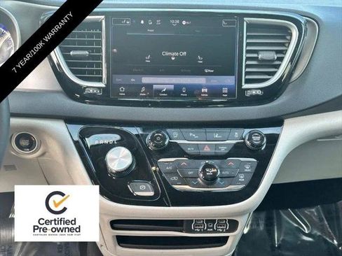 Certified 2024 Chrysler Pacifica Touring-L FWD image 14