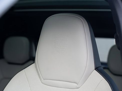 Used 2025 Porsche Cayenne S image 19