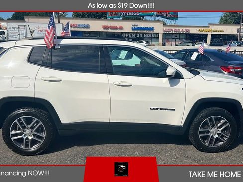 Used 2018 Jeep Compass Latitude w/ Popular Equipment Group AWD/4WD image 6