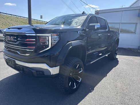 Used 2023 GMC Sierra 1500 SLT w/ SLT Premium Package image 8