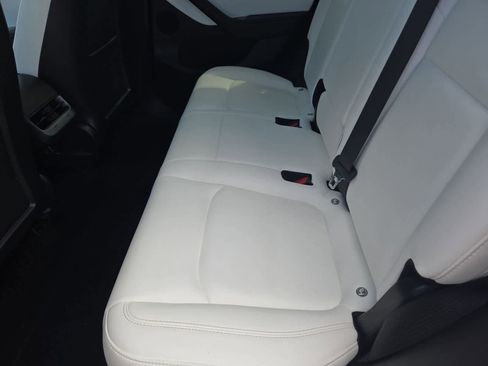 Used 2020 Tesla Model Y Long Range image 17