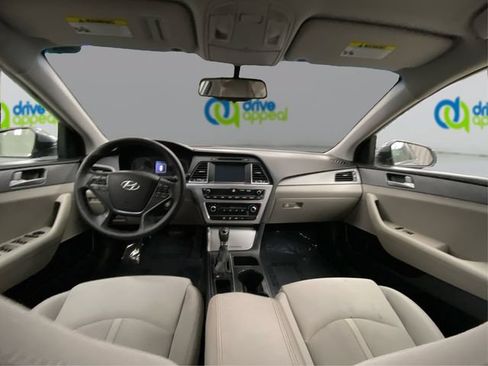 Used 2017 Hyundai Sonata SE w/ Cargo Package FWD image 28