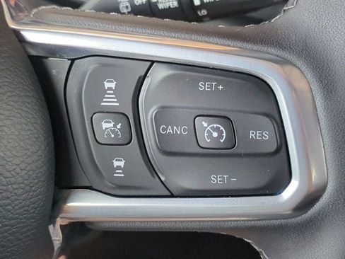 Used 2026 Jeep Wrangler Unlimited Sahara AWD/4WD image 25