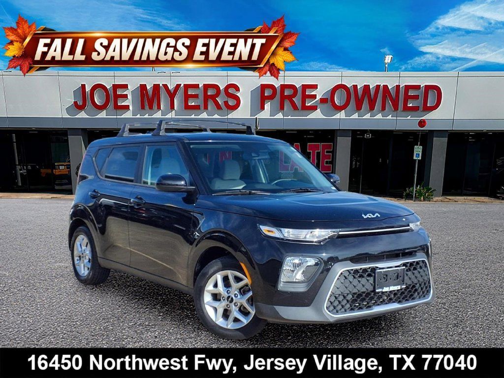 Certified 2022 Kia Soul LX w/ Technology Package FWD image 1