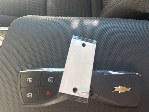 Used 2025 Chevrolet Equinox LT FWD image 7