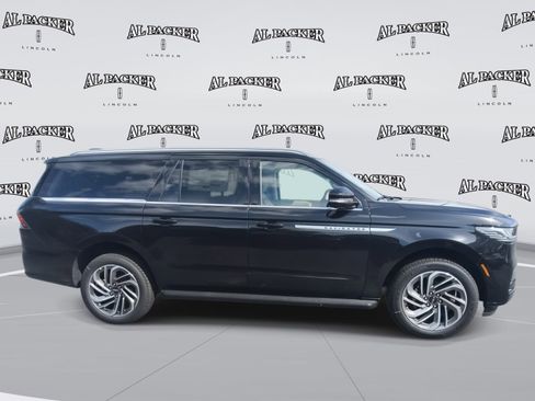 New 2026 Lincoln Navigator L Premier AWD/4WD image 6