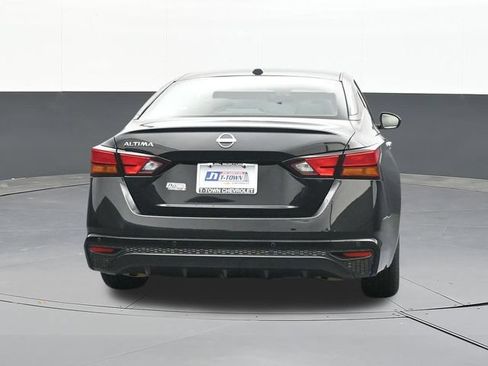Used 2025 Nissan Altima 2.5 SV FWD image 10