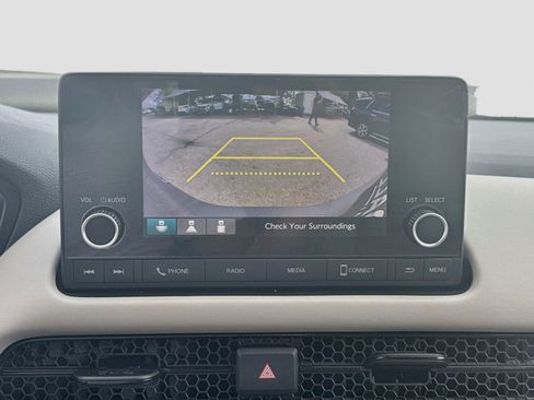 Used 2023 Honda HR-V LX image 11