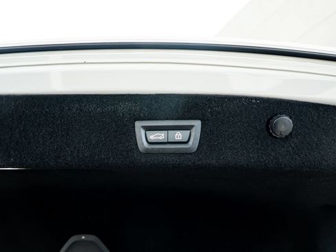 Used 2018 BMW 740i RWD image 47