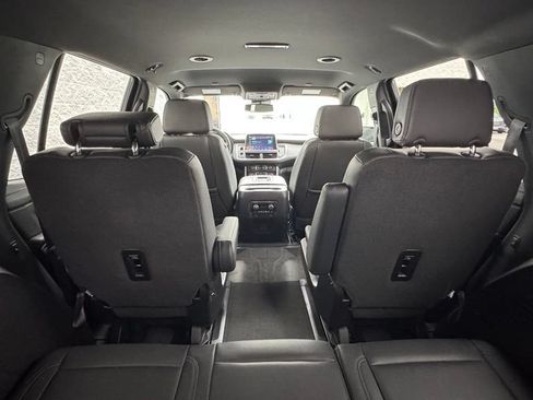 Used 2024 Chevrolet Tahoe LT w/ Luxury Package AWD/4WD image 6