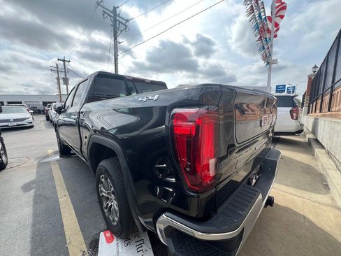 Used 2025 GMC Sierra 1500 SLT image 3