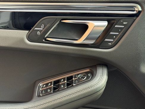 New 2026 Porsche Macan S image 18