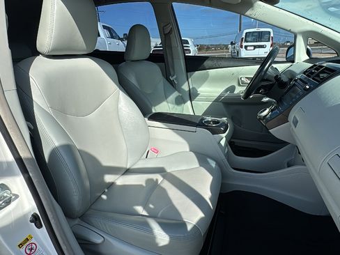 Used 2013 Toyota Prius V image 29
