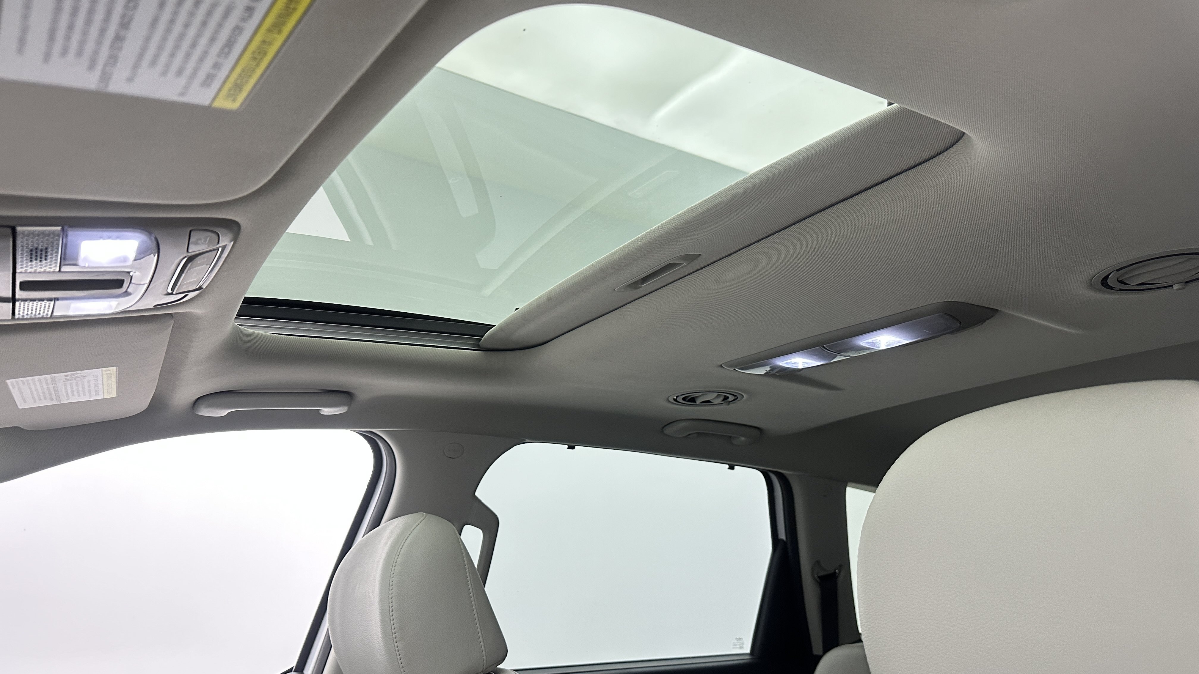 Used 2022 Kia Telluride EX w/ EX Premium Package FWD image 5