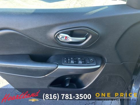 Used 2020 Jeep Cherokee Latitude image 15