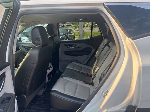 Used 2022 GMC Terrain SLT AWD/4WD image 5